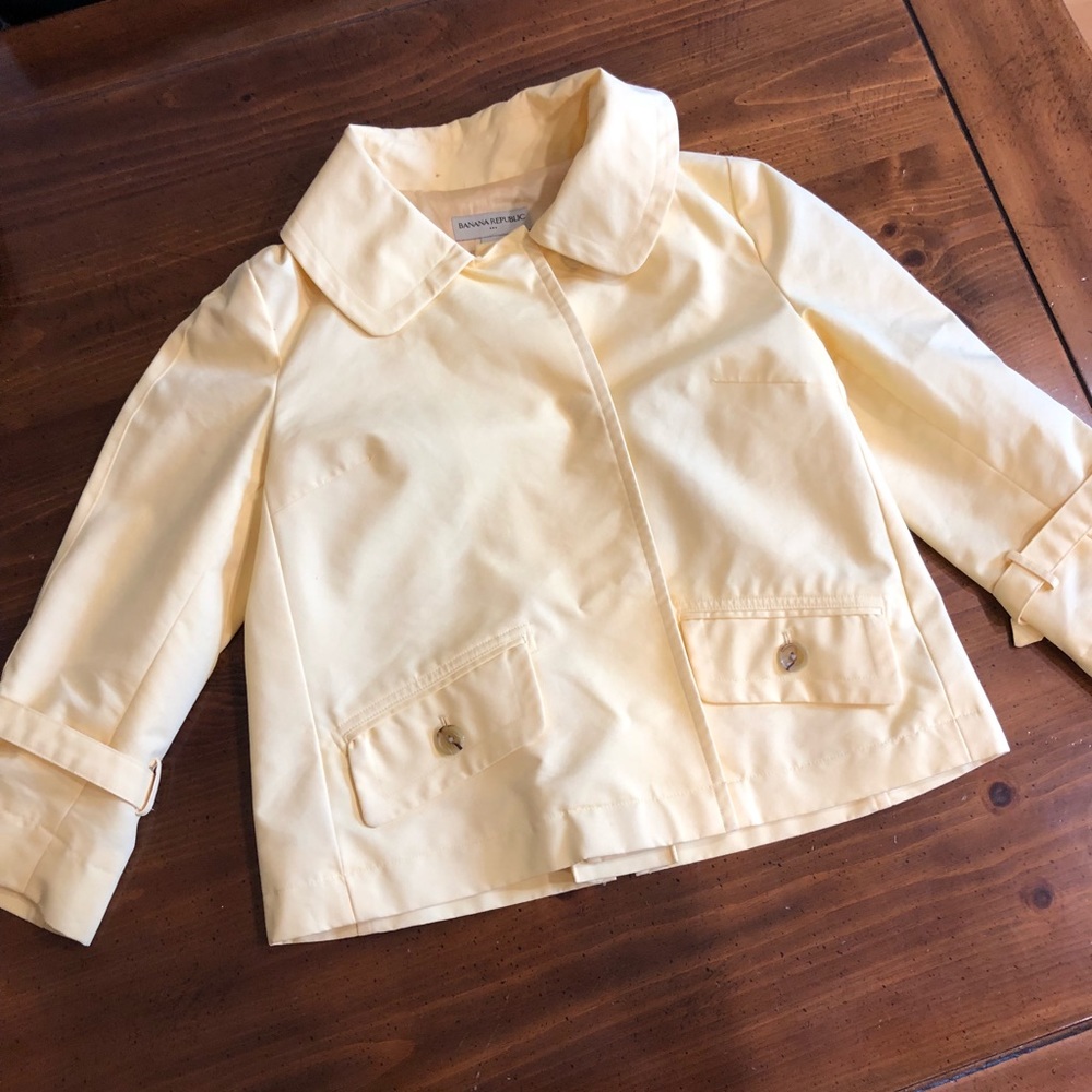 Pale yellow swing jacket